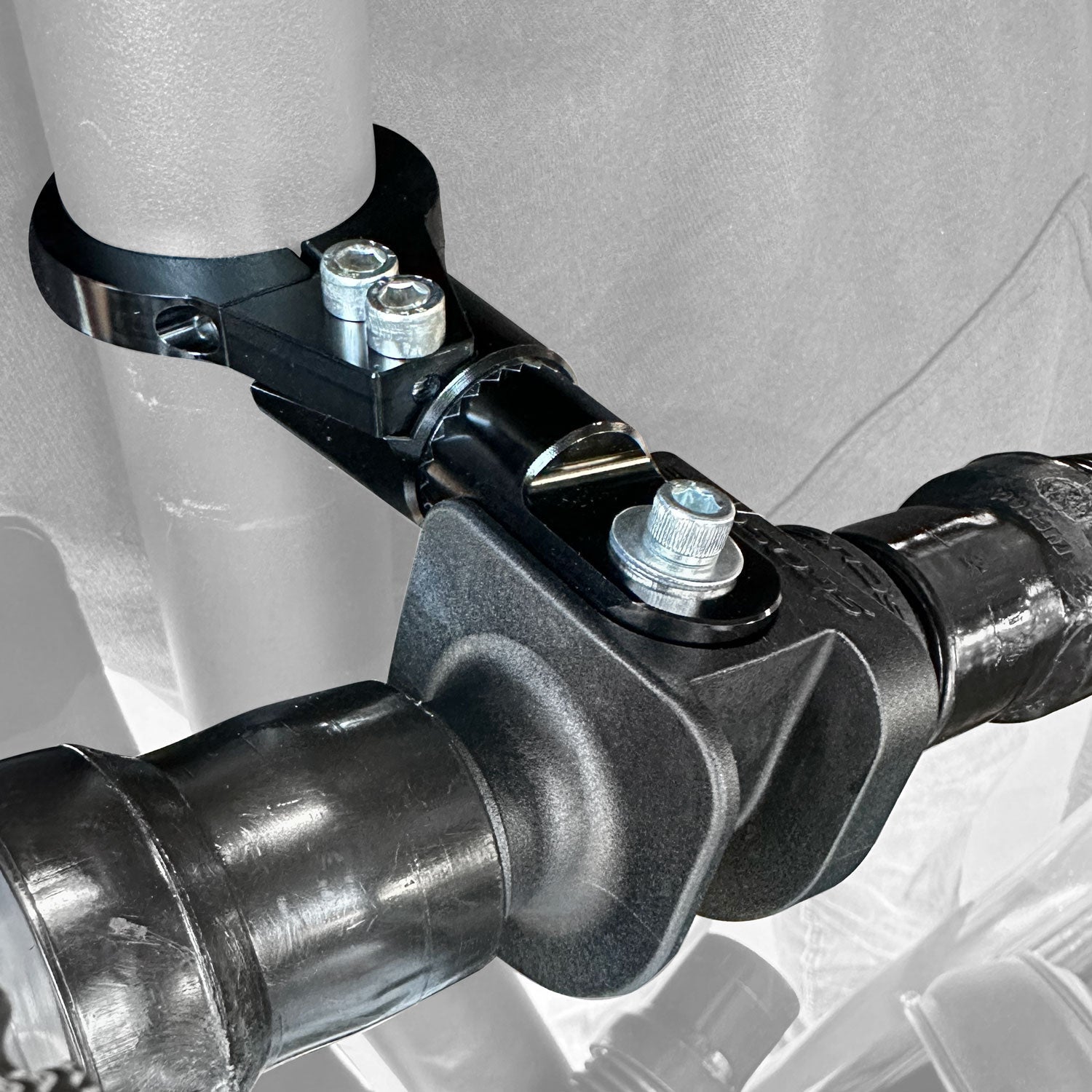 Magnetic Quick-Release for Helmet Air Pumper - CLEARANCE - with 2.5  Bar Mount
